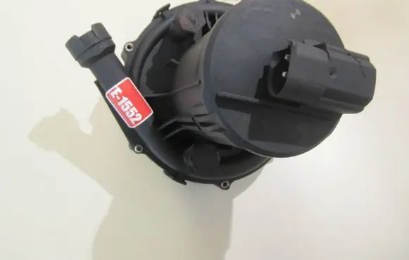 BMW 5 E39 Secondary air pump 72216632