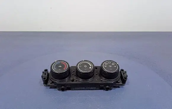 Mitsubishi Lancer VIII Climate control unit 7820A116XA