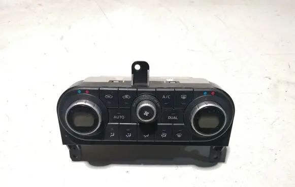 Nissan Qashqai Climate control unit 27500JD45C