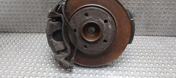 Mercedes-Benz A W168 Front wheel hub spindle knuckle 6813