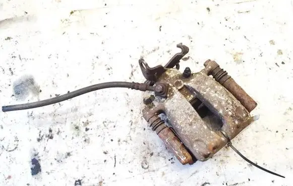 Opel Insignia A Rear brake caliper