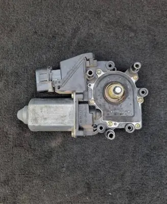 Audi A4 S4 B5 8D Front door window regulator motor 8D0959801F