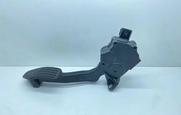 Subaru Forester SK Accelerator throttle pedal 36010FL021 1988001171 05C17C00213