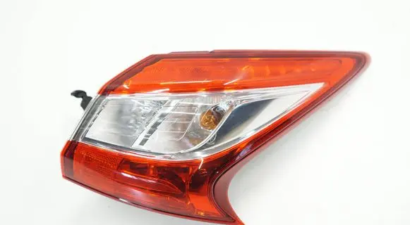 Nissan Pulsar Rear/tail lights 22018066