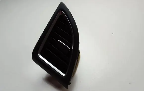 Honda CR-V Dashboard side air vent grill/cover trim 77615T0AA1