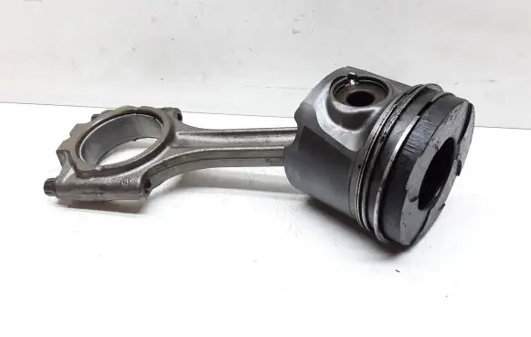 Volvo V70 Piston with connecting rod