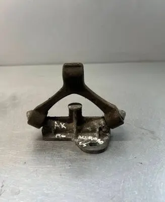 Audi A6 S6 C5 4B Muffler mount bracket/holder 