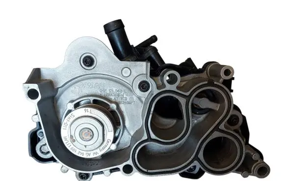 Volkswagen Golf VII Water pump 04E121600AH