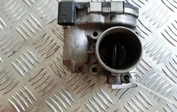 Renault Scenic II - Grand scenic II Throttle valve 8200330810C H8200330812 0281002681