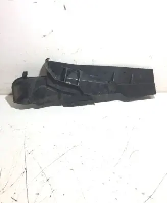 Ford Focus C-MAX Fender mounting bracket 3M51R02476