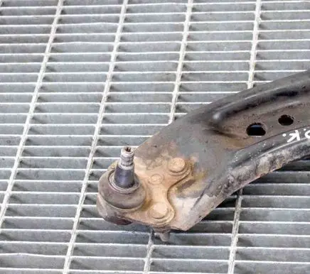 Volkswagen PASSAT B7 Front lower control arm/wishbone