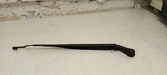 Dodge Durango Front wiper blade arm