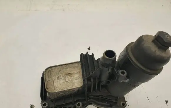 BMW 3 E90 E91 Engine oil radiator 8507626