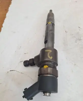 Opel Zafira B Fuel injector 0445110165