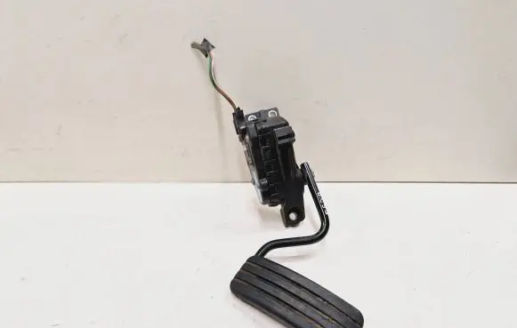 Renault Espace - Grand espace IV Accelerator throttle pedal 8200700390 6PV00811918