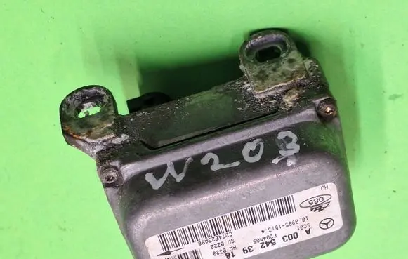 Mercedes-Benz C W203 ESP acceleration yaw rate sensor A0035423918 CD74E23A90 10098515134