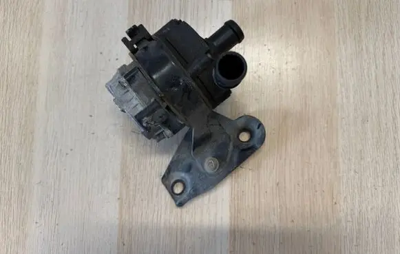 Seat Leon IV Electric auxiliary coolant/water pump 04L965567