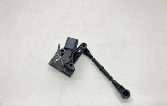 Audi A5 Rear air suspension level height sensor 4M0907503