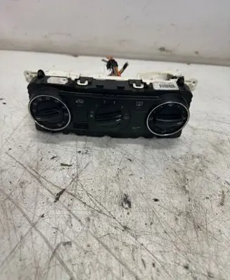 Mercedes-Benz B W245 Climate control unit A1698301385