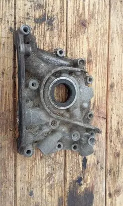 Ford Focus Oil pump 98MM66040