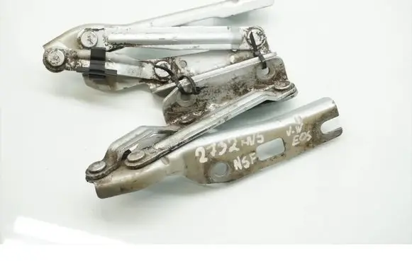 Volkswagen Eos Engine bonnet/hood hinges 1Q0823301C 1Q0823302C