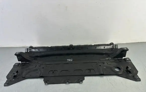 Volkswagen Touareg III Rear underbody cover/under tray 4M0804647C 723YV6