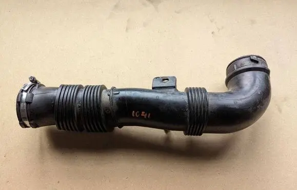Peugeot 3008 I Air intake duct part 9656237580