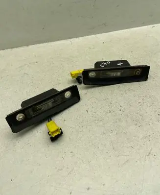 Volvo C70 Number plate light 8600499 53645 E353645