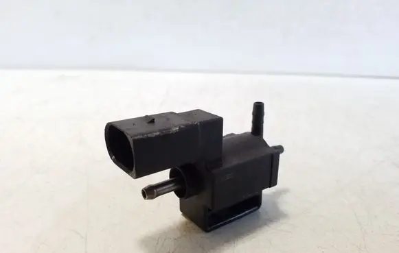 Skoda Superb B6 (3T) Turbo solenoid valve 06H906283B