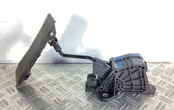 Honda Accord Accelerator throttle pedal 1988007740