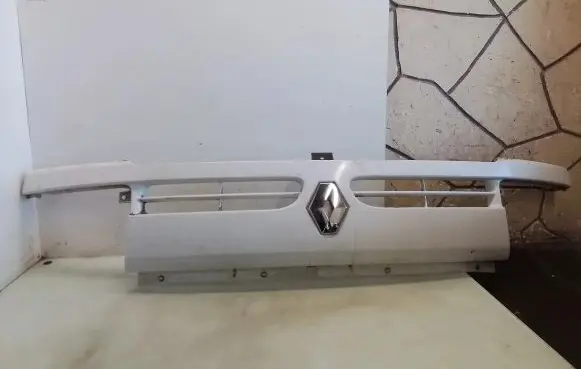 Renault Master II Front bumper upper radiator grill