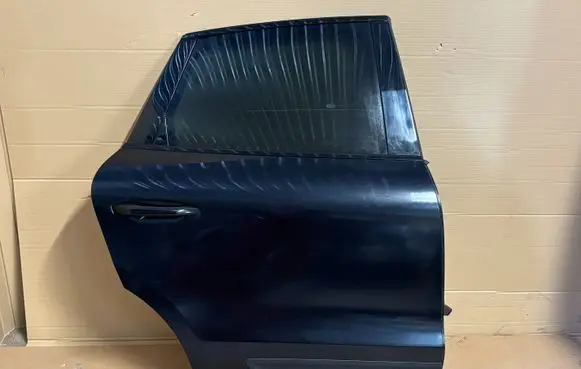 Porsche Macan (95B) Rear door 