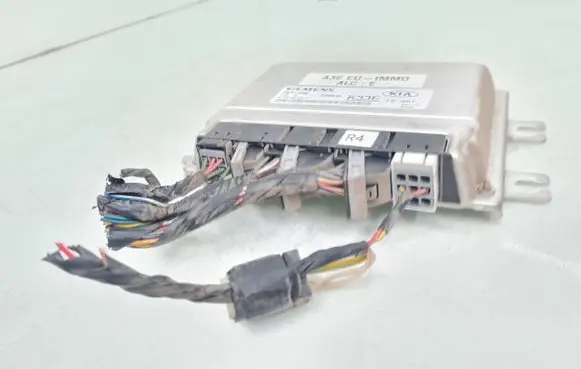 KIA Rio Engine control unit/module 5WY1309E K33E 18881