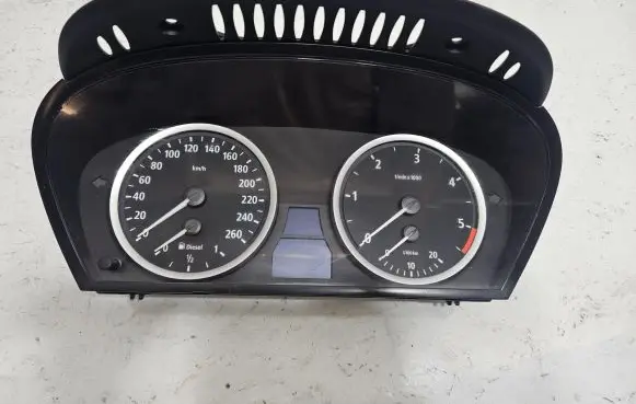 BMW 5 E60 E61 Speedometer (instrument cluster) 9135253