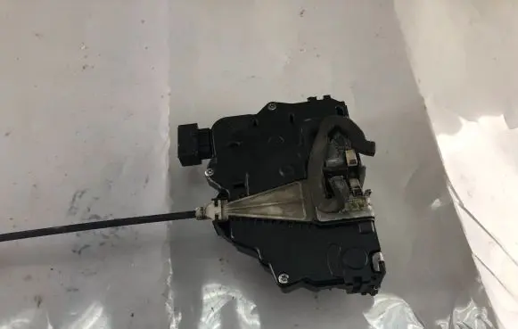 Fiat Punto Evo Front door lock