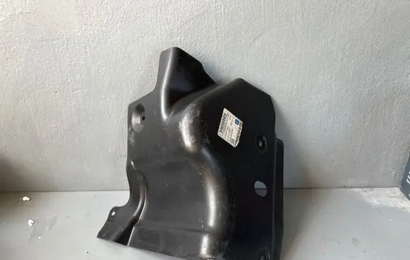 Opel Zafira A Engine splash shield/under tray 90581644 212556 GR07011