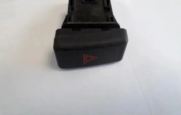Mazda 3 I Hazard light switch 03750330 bp4k664h0