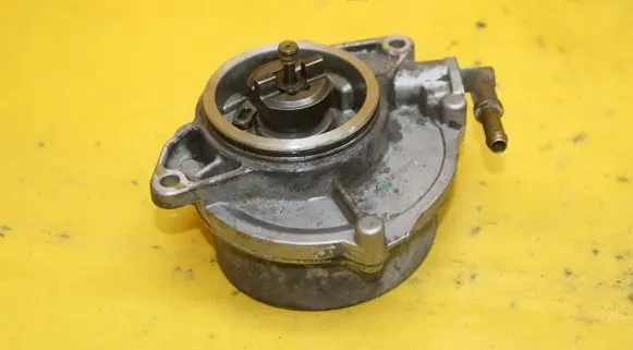 Audi A4 S4 B8 8K Vacuum pump 057145100AF