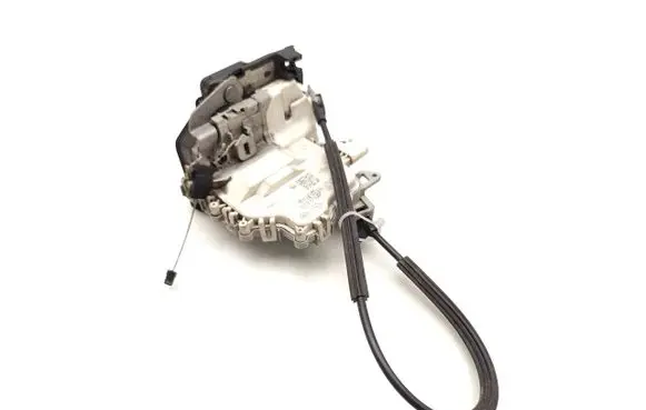 Seat Altea XL Front door lock 1P2837015B