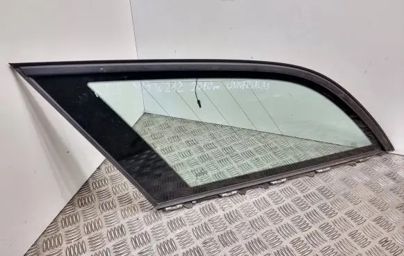 Mercedes-Benz E W212 Rear side window E000190 DOT32M13AS2