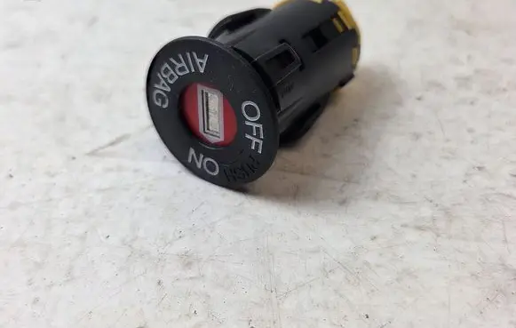 Honda CR-V Passenger airbag on/off switch 