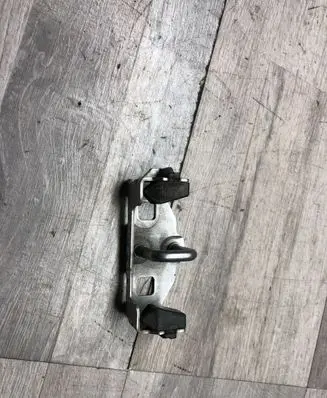 Volvo XC70 Tailgate lock loop/hook striker 31301165