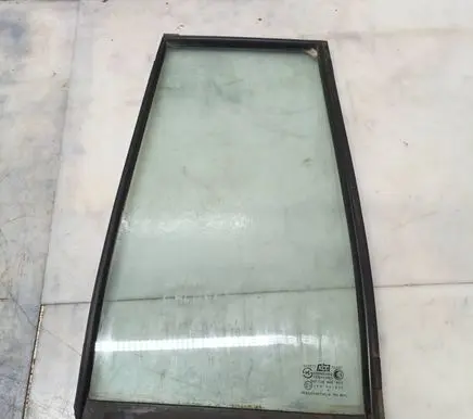 Hyundai Galloper Rear vent window glass 43R001235 DOT398M42AS2