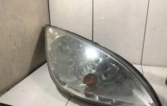 Mitsubishi Colt Headlight/headlamp MR957356
