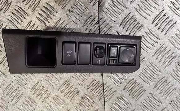 Nissan Note (E11) Other switches/knobs/shifts 684859U100