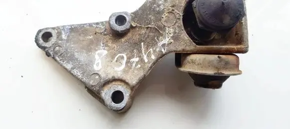 Peugeot Partner Engine mount bracket