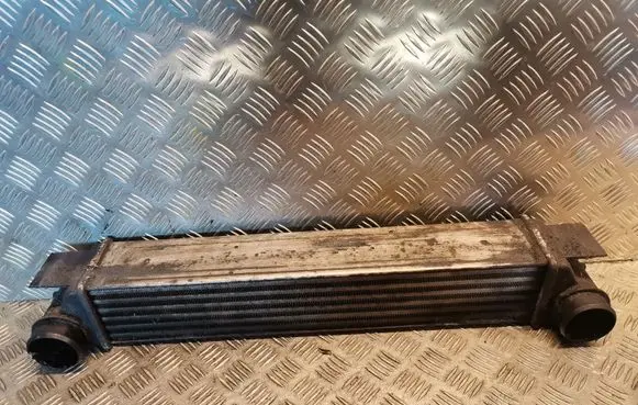 BMW 5 E39 Intercooler radiator 2247359