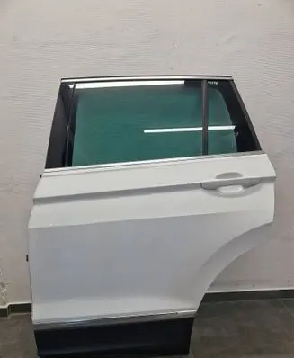 Volkswagen Tiguan Rear door 