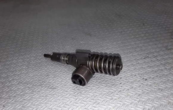Audi A4 S4 B7 8E 8H Fuel injector 0414720404 038130073G