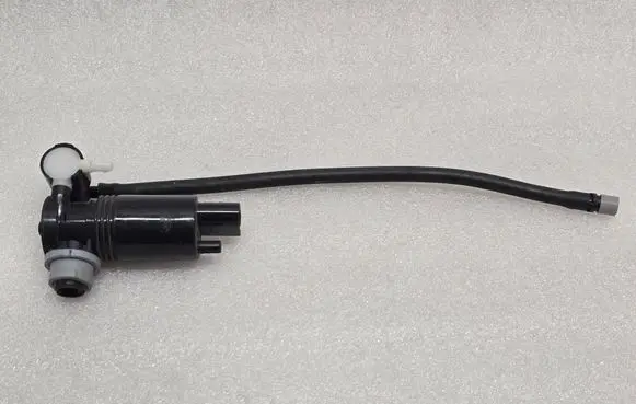 Volvo XC40 Windscreen/windshield washer pump 32237970